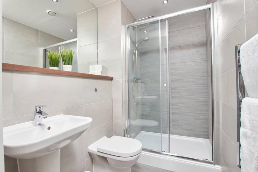 Stunning Apartment - Private Parking - Stadium Views Manchester Exterior foto