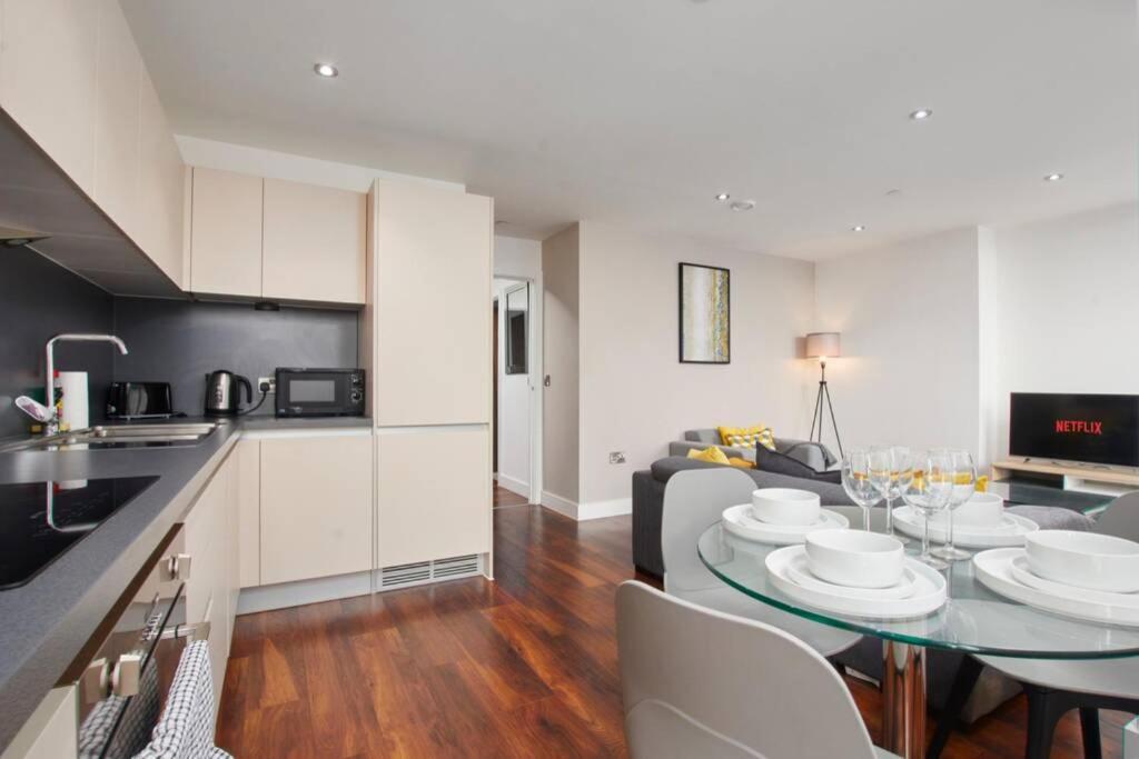 Stunning Apartment - Private Parking - Stadium Views Manchester Exterior foto