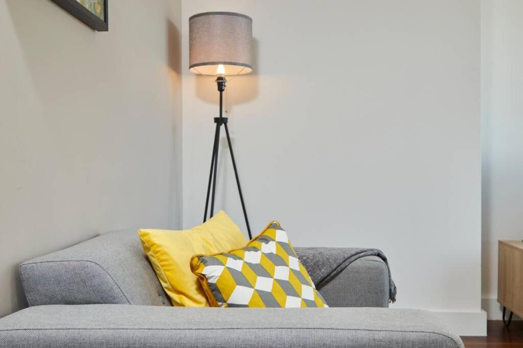Stunning Apartment - Private Parking - Stadium Views Manchester Exterior foto